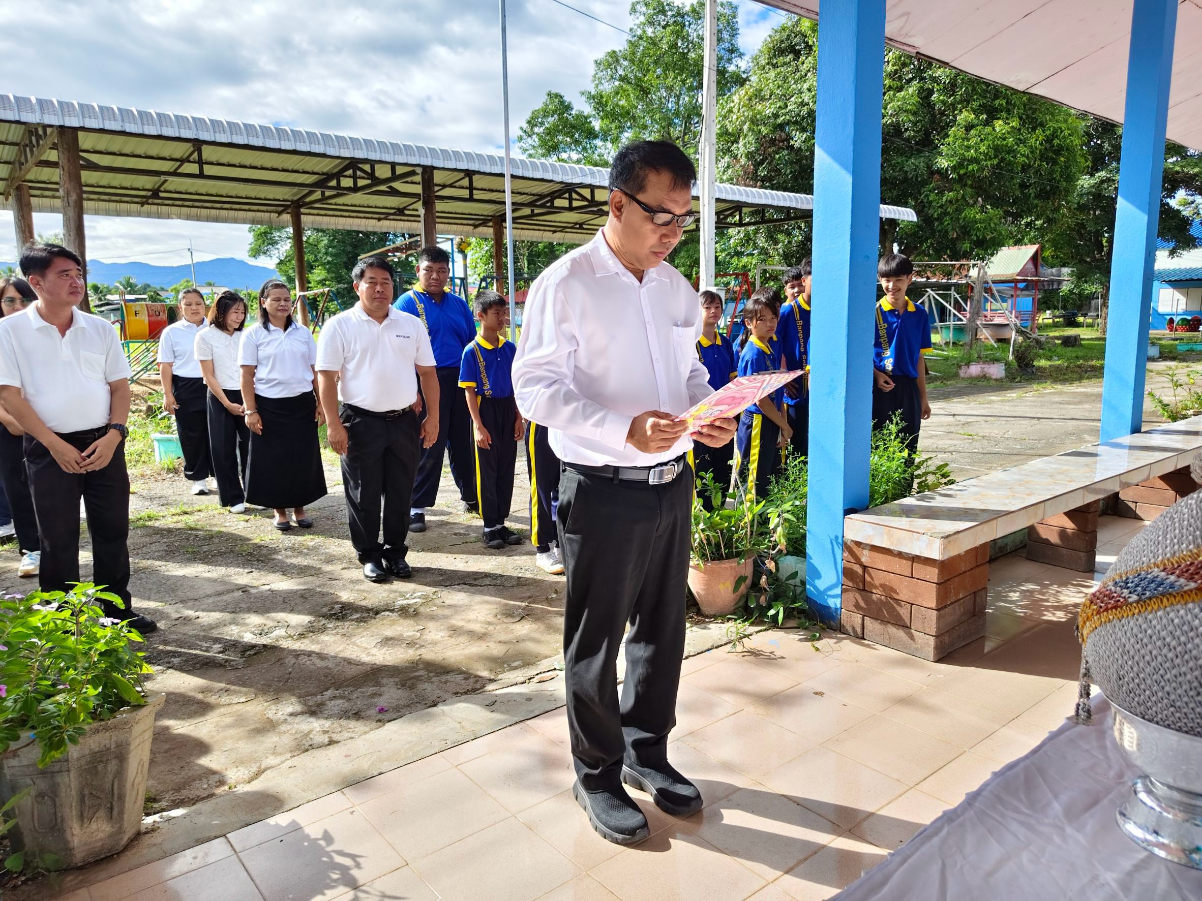 โรงเรียนบ้านปาง จัดกิจกรรมถวายพระพรชัยมงคล พร้อมรวมพลังจิตอาสาพัฒนาโรงเรียนและปลูกต้นไม้เฉลิมพระเกียรติ พระบาทสมเด็จพระเจ้าอยู่หัว